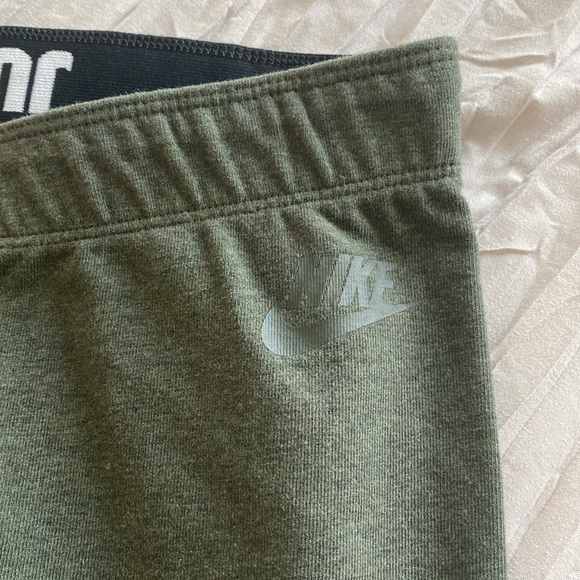 Nike Leggings - Picture 2 of 8